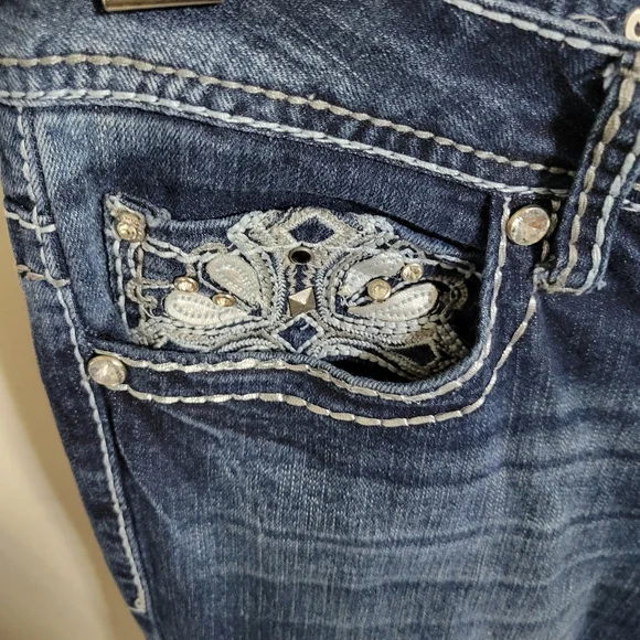 Premiere By Rue 21 Bootcut Embellished Jeans, Size 7/8 - Picture 4 of 5